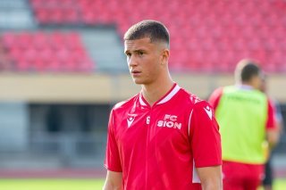 Toujours dans le groupe, Gilles Richard attend de recevoir pour la première fois sa chance de débuter un match avec le FC Sion